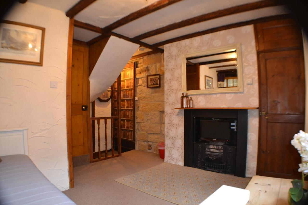 Sanders Yard Whitby Room photo